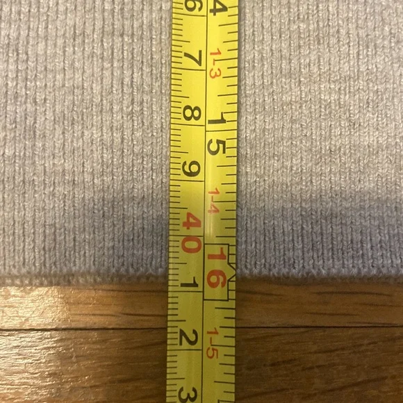 *last chance* NWOT. H&M | Women’s cropped grey/brown tank top. Never worn!! - Picture 7 of 15